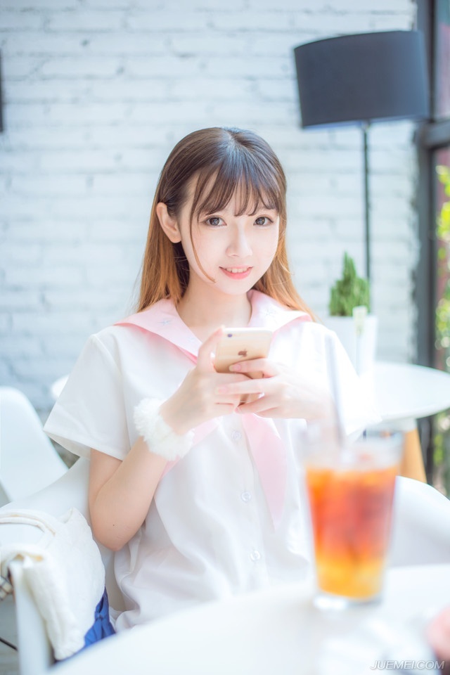 后来再也没有给她特别关心上线提示音消息提示音，攒够了失望便不再抱有希望。